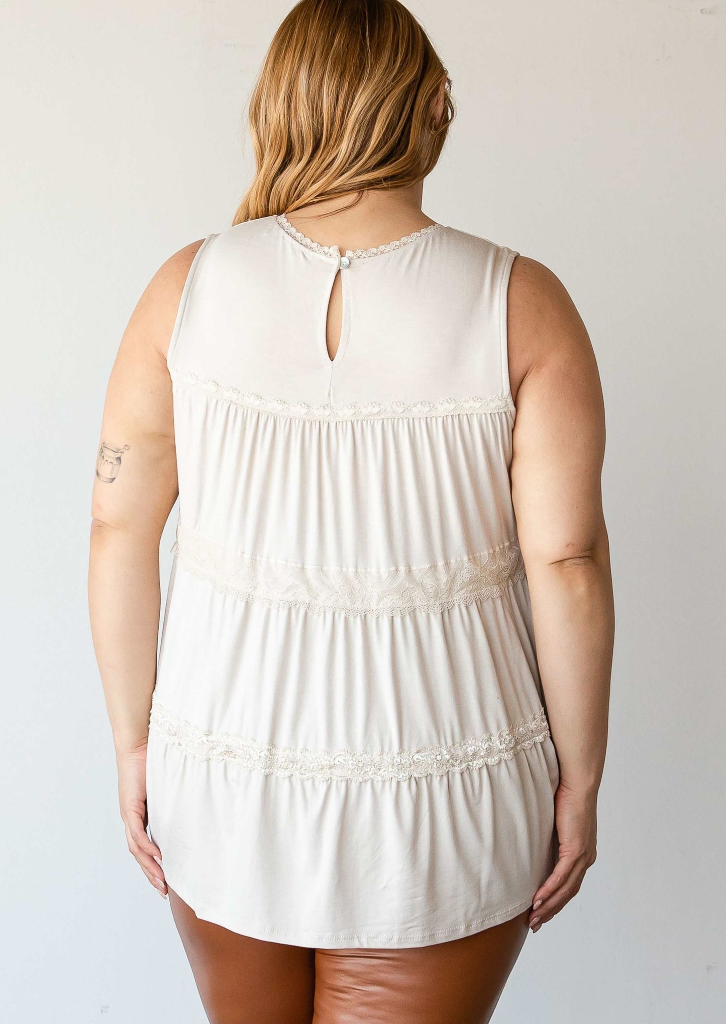 HI Curvy  Plus Size Women Sleeveless Lace Top